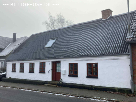 Ældre Villa i Skodborg ved vejen